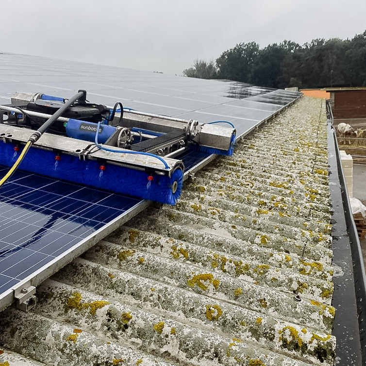 Photovoltaik- und Solaranlagenreinigung