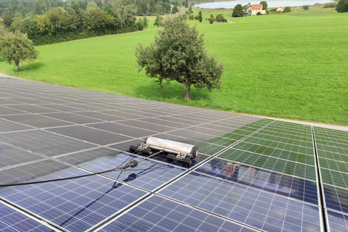 Photovoltaikanlagen im Agrarbereich Bürste am Schlauch herabgelassen 